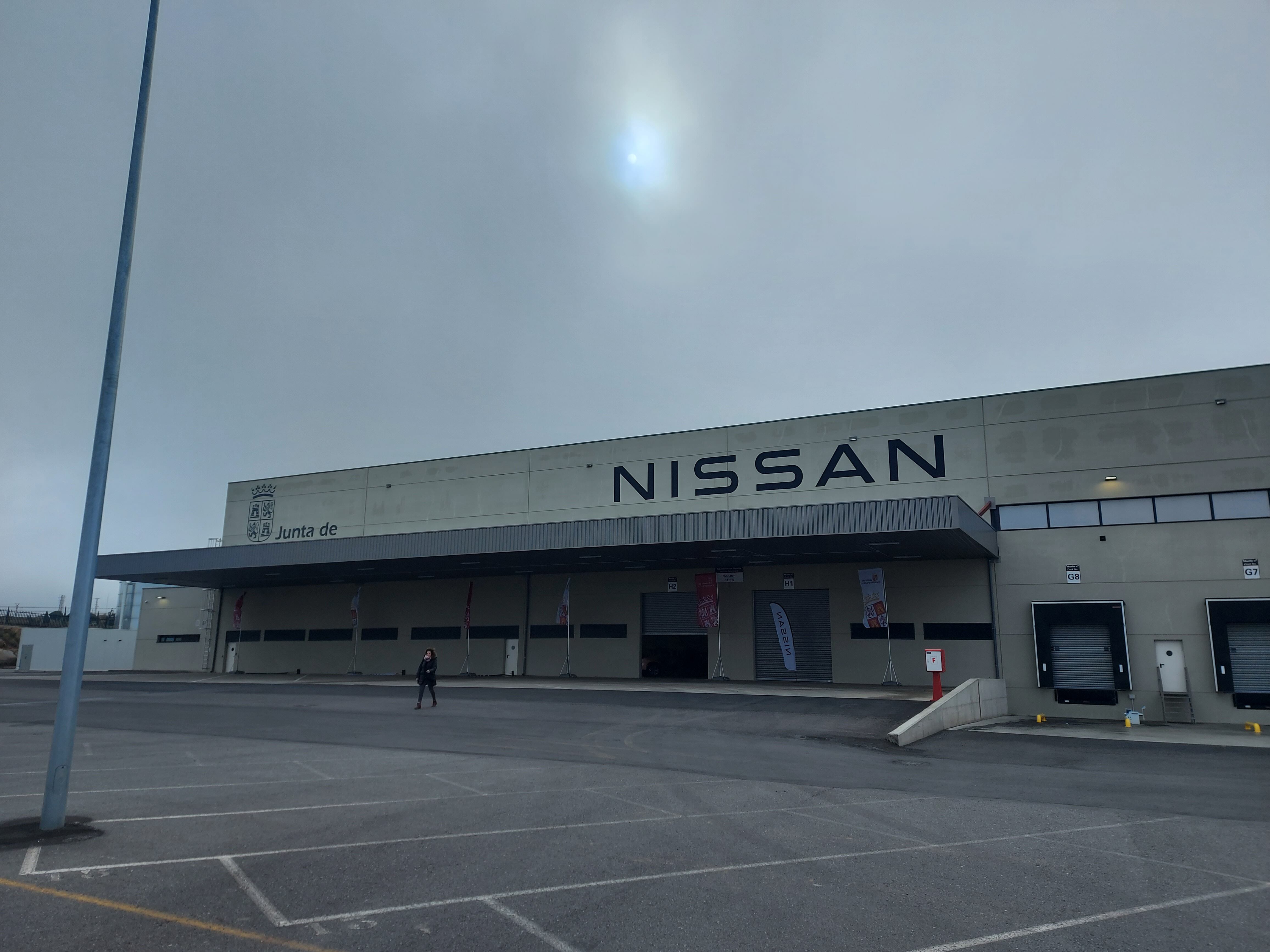 Exterior del almacén logístico de Nissan