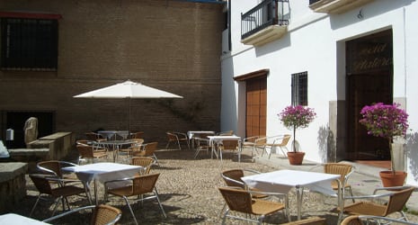 Toñi Cots, cocinera de la Taberna Séneca, elegida Señora de las Tabernas 2025