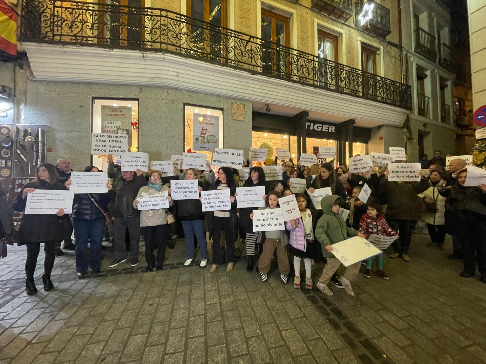 Vecinos del Casco Histórico de Toledo en una protesta este sábado contra la turistificación del barrio