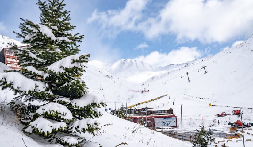 Astún prepara 25 km esquiables para abrir la temporada este sábado, 29 de noviembre