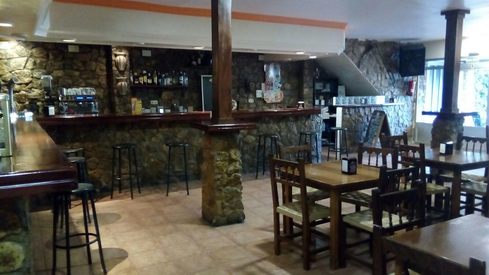 Interior del restaurante La Torrá en Enguídanos (Cuenca).