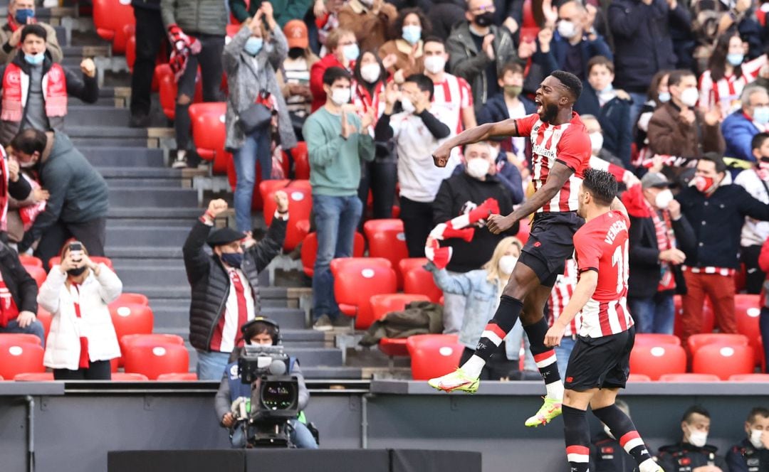 Iñaki Williams celebra el primer gol frente al Betis