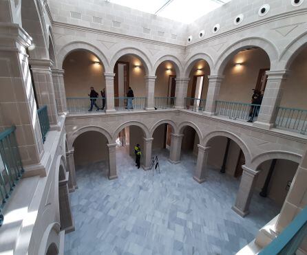 Interior del Palacio Consistorial de Linares