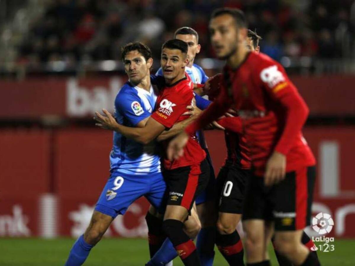 El Málaga reina en Son Moix