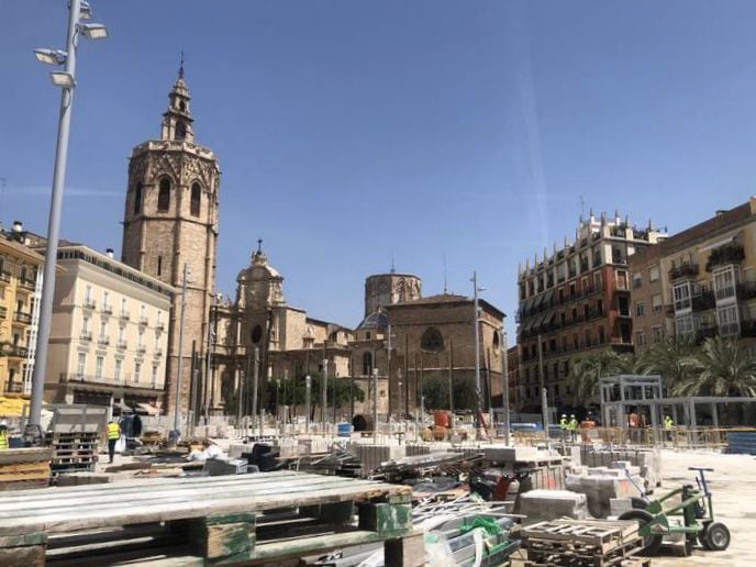 Obras de remodelación de la plaza de la Reina. Fuente: propia