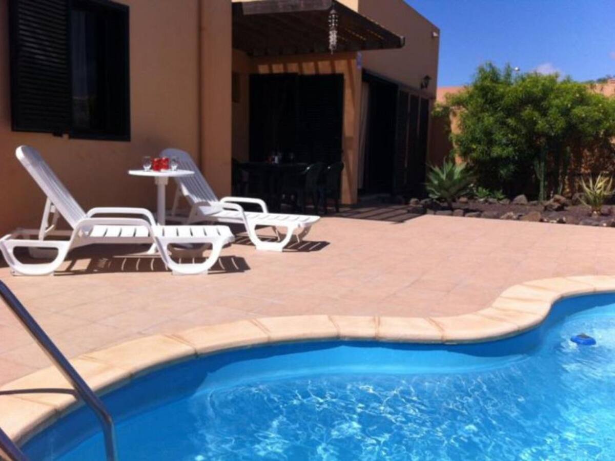 Habtur pide que se retiren las licencias a inmuebles de alquiler turístico que permitan turismo de borrachera