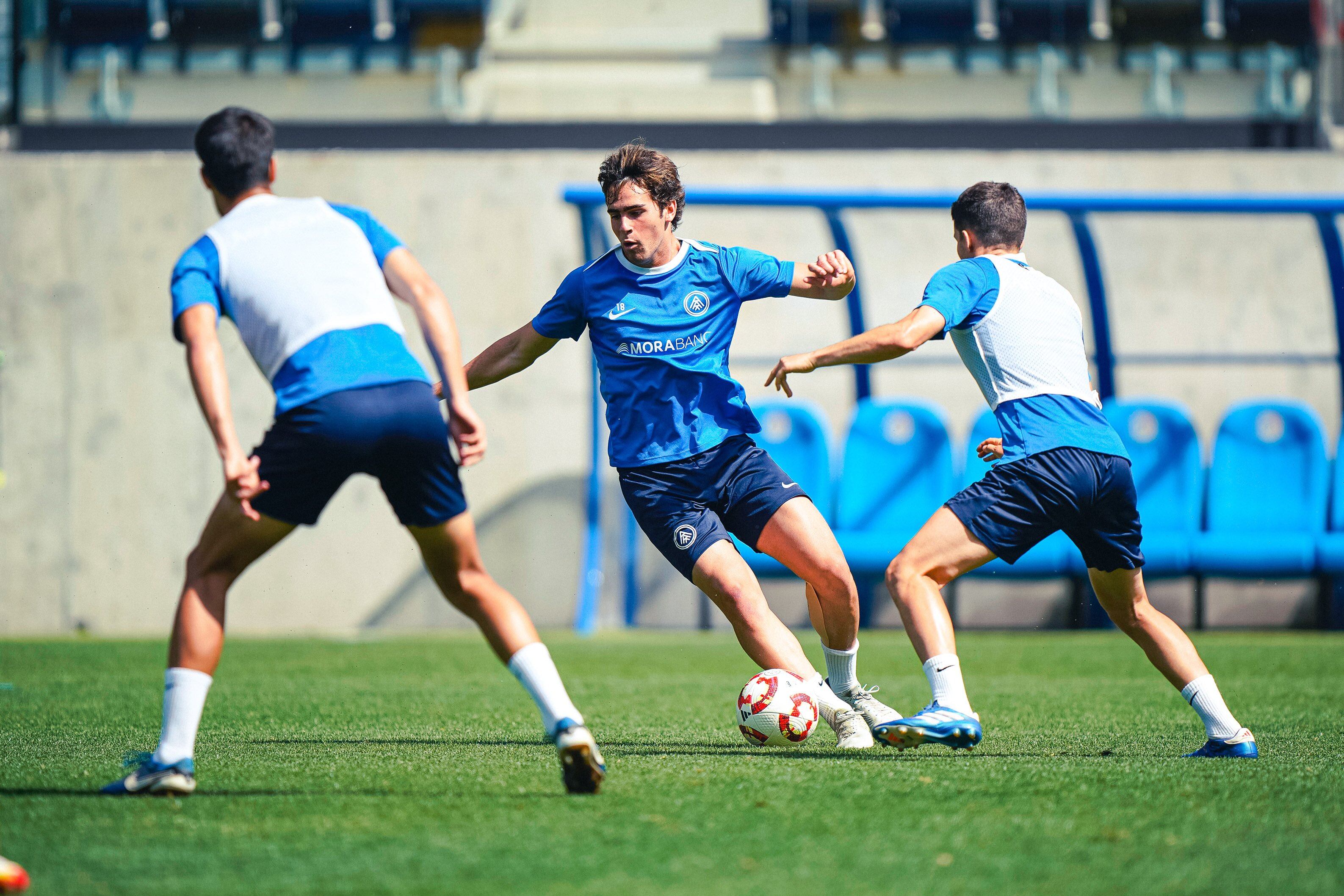 Entrenament de l'FC Andorra previ a rebre la Ponferradina