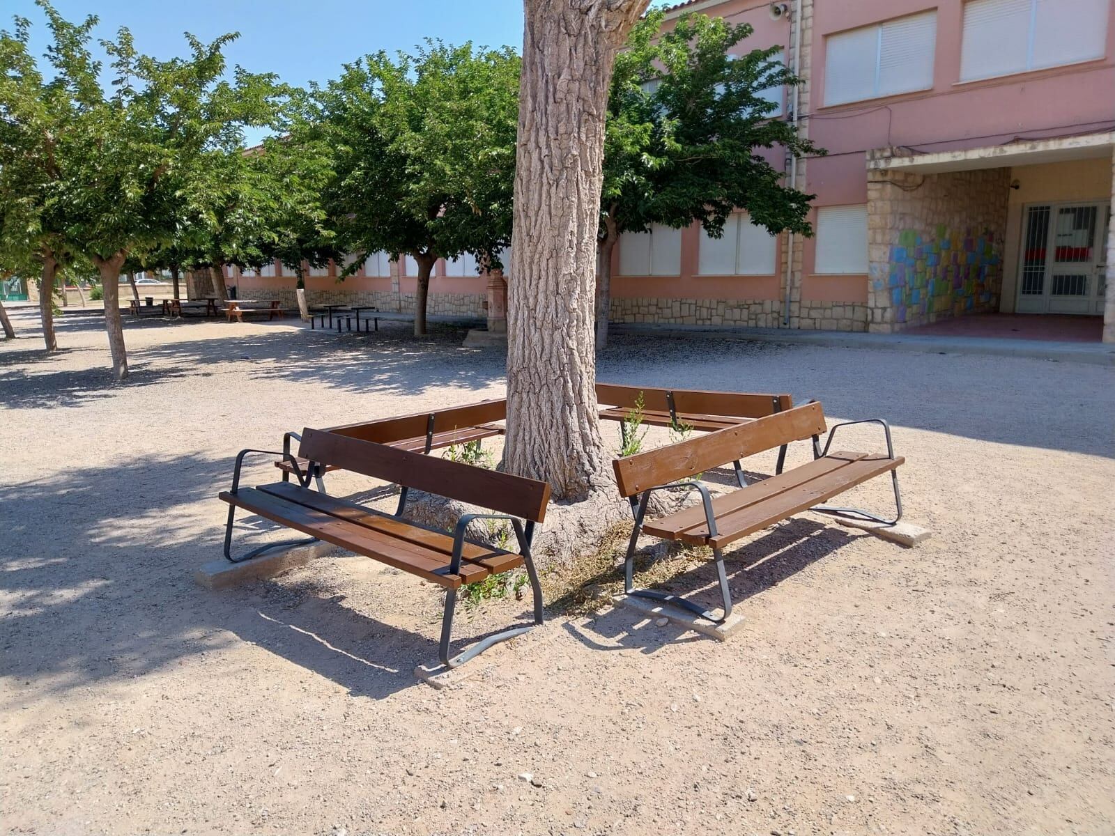 Mejoras en la pista deportiva y patio de los colegios