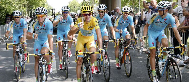 El equipo Astana, en una imagen del Tour 2014.