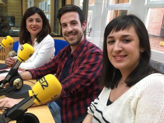 Entrevista a Paqui Imbernón, concejal de Turismo del Ayuntamiento de Mula, acompañada de Carolina y Diego, encargados de dar vida a los Marqueses de Los Vélez durante las celebraciones del Mercado Barroco