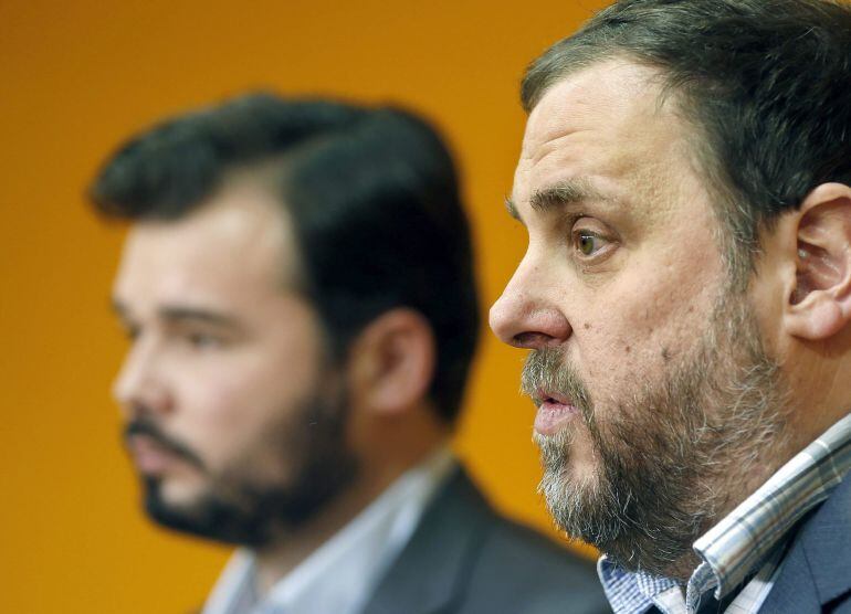 El presidente de ERC, Oriol Junqueras, y el cabeza de lista de ERC en las elecciones generales, Gabriel Rufián