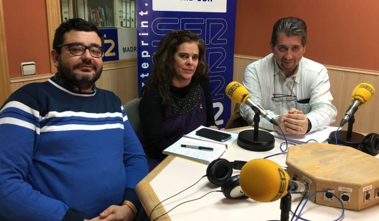 Álvaro Martín (PP Torrejón de Velasco), Mercedes Condes (Podemos Leganés) y Manuel Zarza (PSOE Valdemoro) han debatido sobre la actualidad de Cataluña