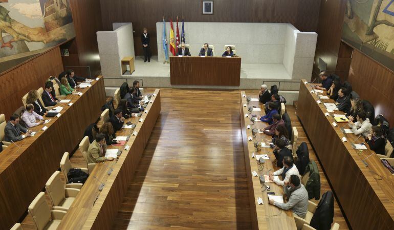 El gobierno necesita el apoyo de otros dos grupos más para aprobar los presupuestos