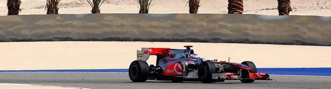 El MP4-25 tiene motor de Mercedes-Benz