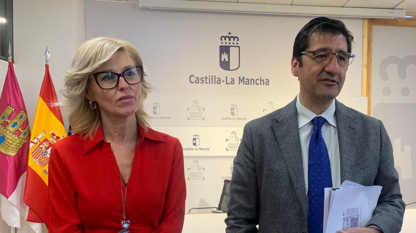 María Ángeles López, delegada de la Junta de Comunidades de Castilla-La Mancha en la provincia de Cuenca, y José Manuel Caballero, vicepresidente segundo del Gobierno regional.