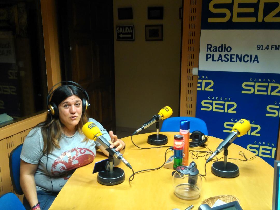 La cabeza de lista de UCIN en los estudios de SER Norte de Extremadura