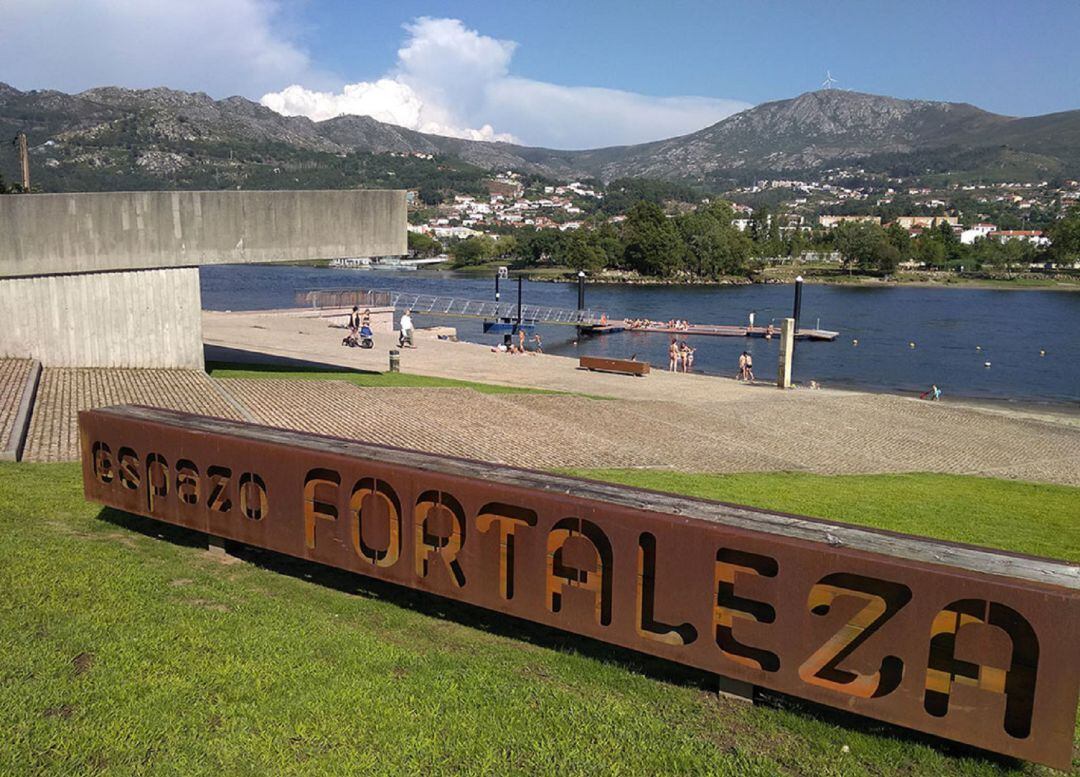 Espazo Fortaleza en la parroquia de Goián en Tomiño en la ribera del Río Miño. 