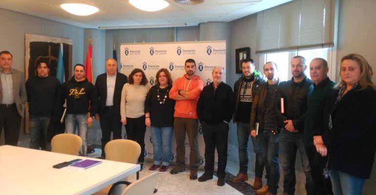 Reunión entre la Diputación y los representantes de los parques comarcales de Bomberos de A Coruña