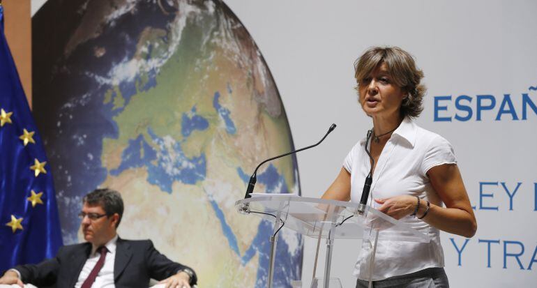 La ministra de Agricultura y Pesca, Alimentación y Medio Ambiente, Isabel García Tejerina y el ministro de Energía, Álvaro Nadal.