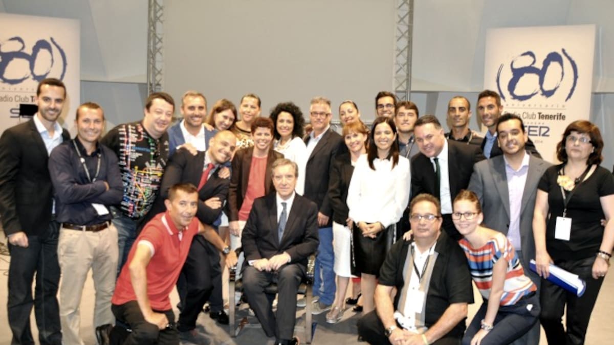 Iñaki Gabilondo reune a la familia de Radio Club Tenerife en su 80 aniversario