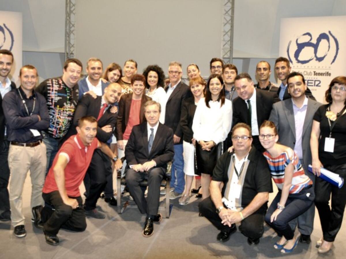 Iñaki Gabilondo reune a la familia de Radio Club Tenerife en su 80 aniversario