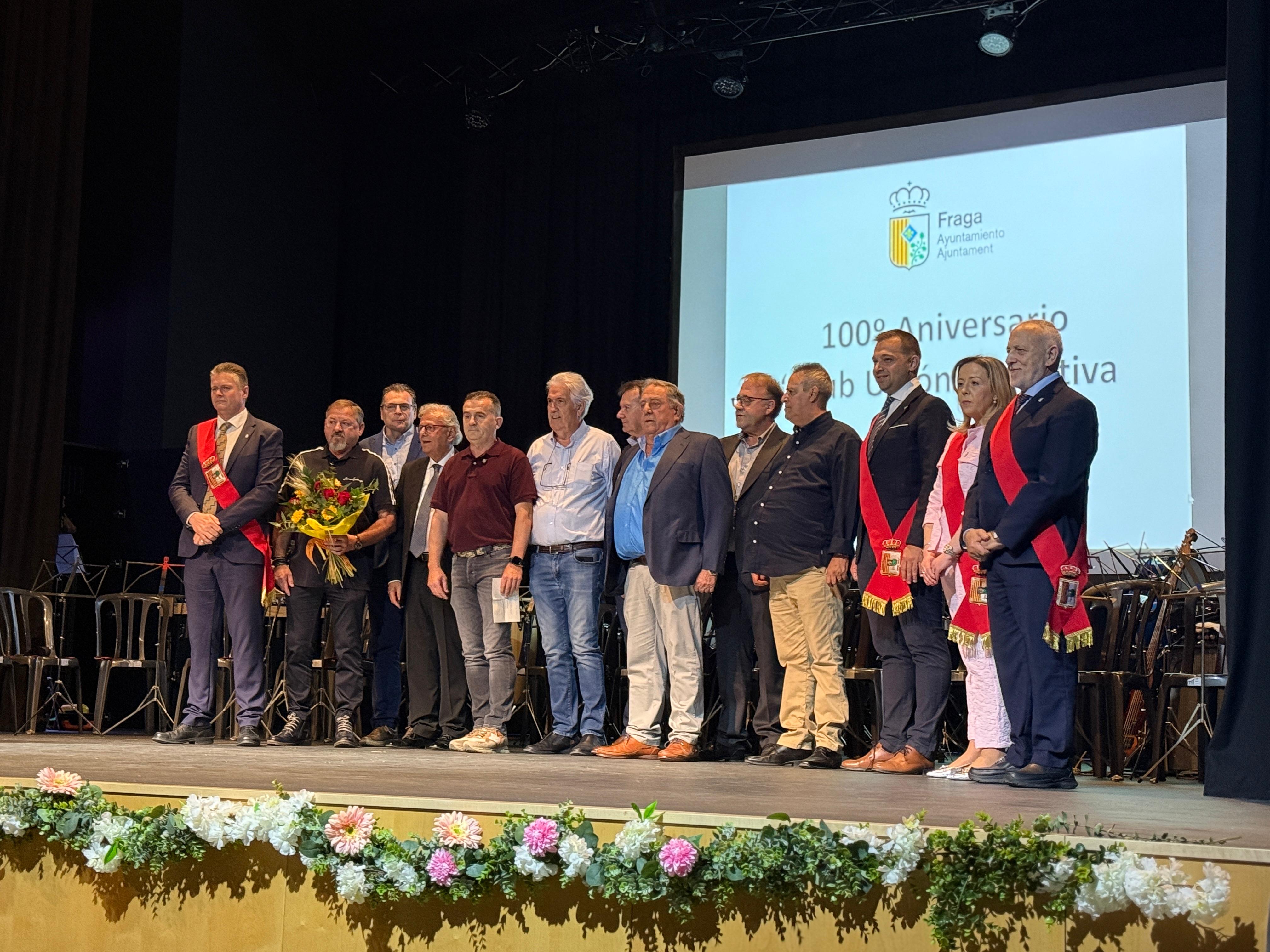 Alcalde, concejales, presidente, junta y expresidentes UD Fraga