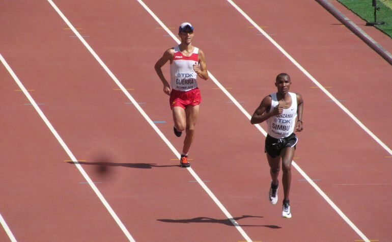 El segoviano Javier Guerra llegando a meta en el maratón del mundial de Pekín