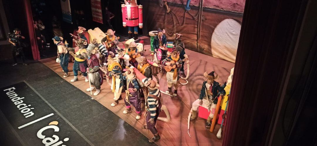 La comparsa 'Los Listos' en su pase de Semifinales