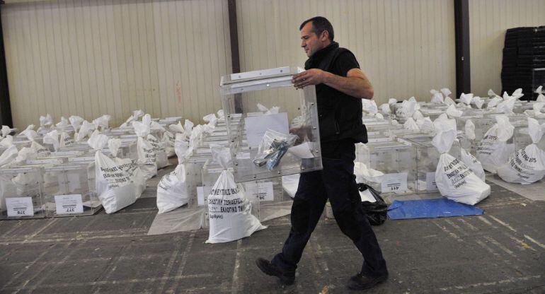 Preparación de los últimos detalles para el domingo electoral en Grecia.