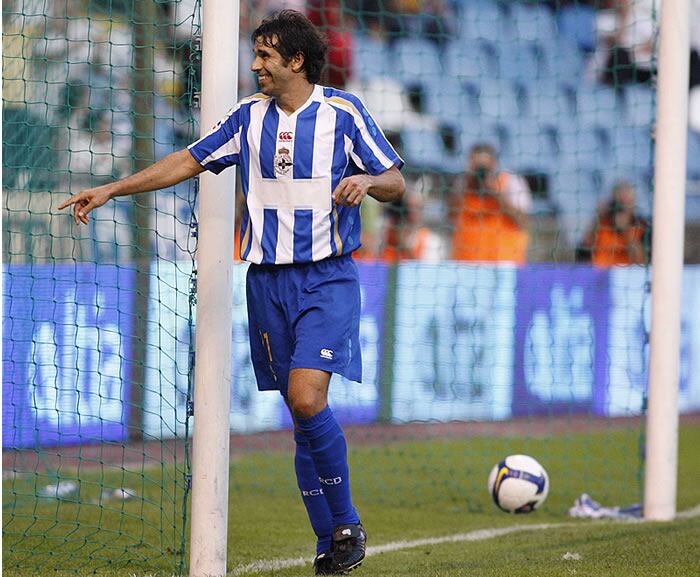 Valerón celebra su gol