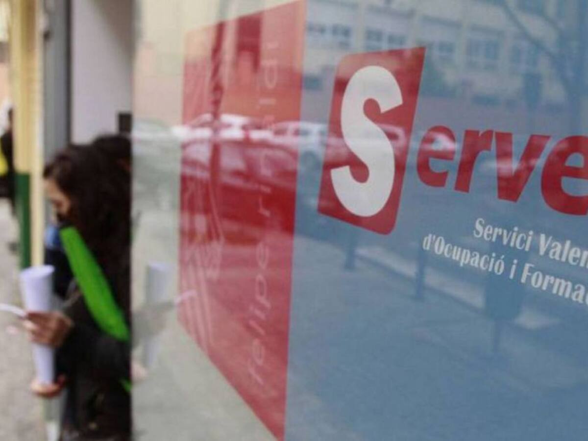 203 ilicitanas abandonan las listas del paro en el mes de diciembre