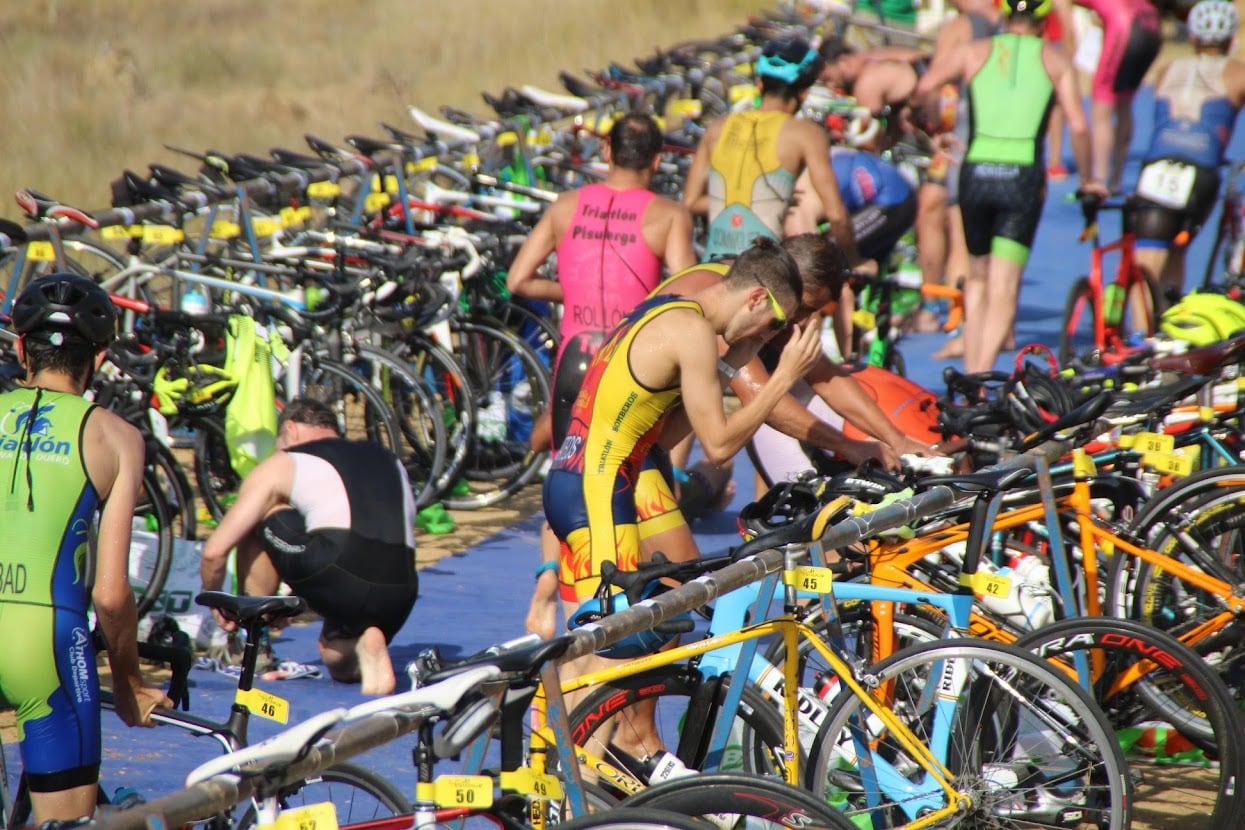 Astudillo acoge el “XI Circuito de Triatlón Diputación de Palencia” con la participación de más de 150 triatletas