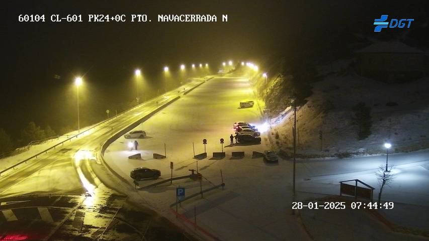 Precaución por la nieve en la subida al Puerto de Navacerrada