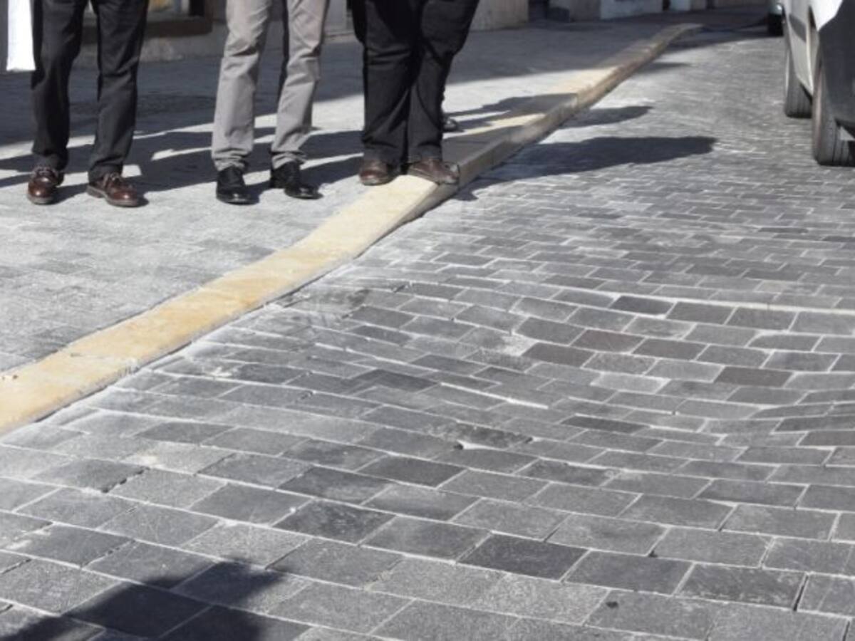 "¿Quién paga la chapuza de la plaza de la Merced?"