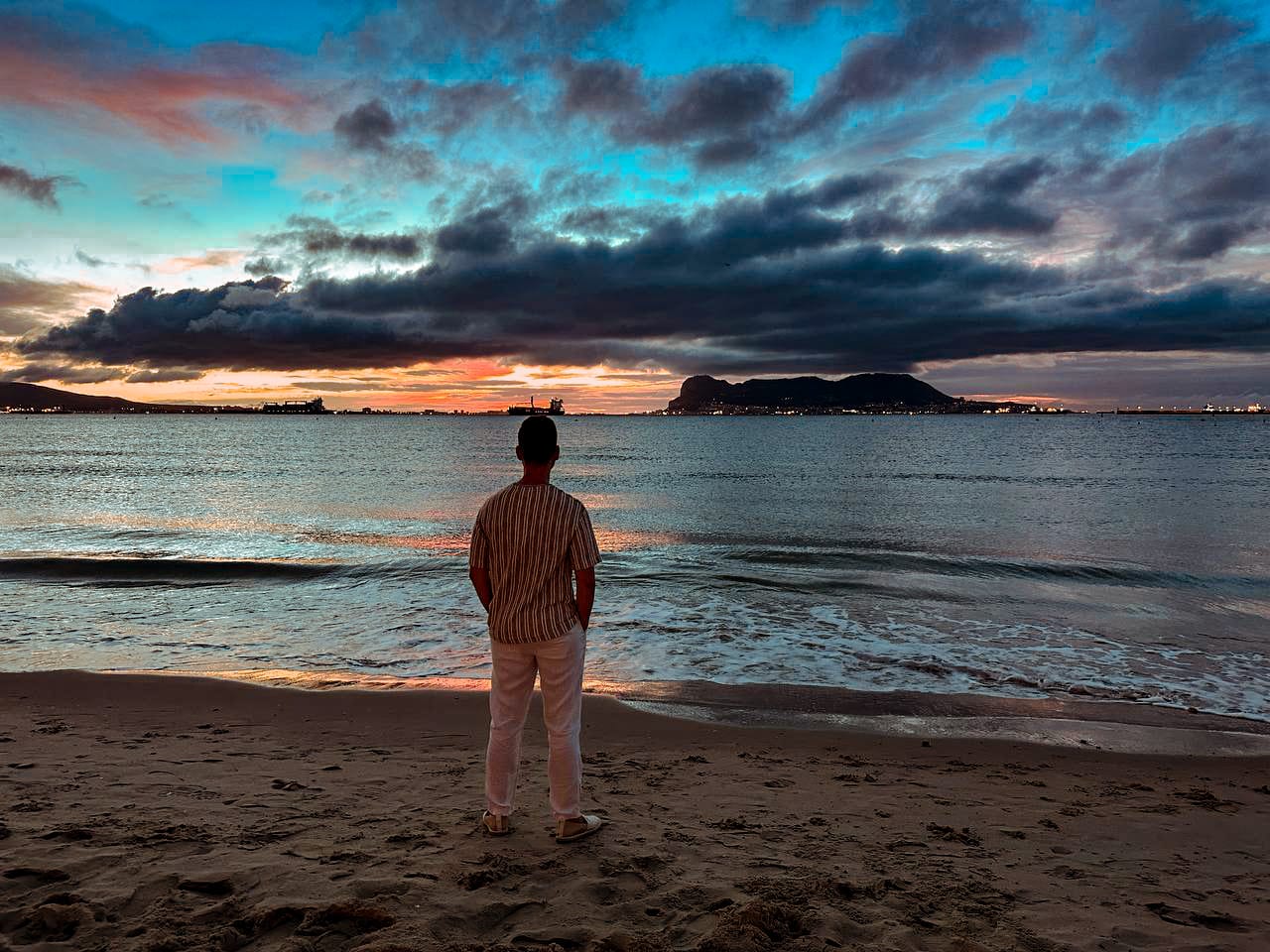 Andrés Sánchez en una imagen del videoclip &quot;Algeciras mare&quot;