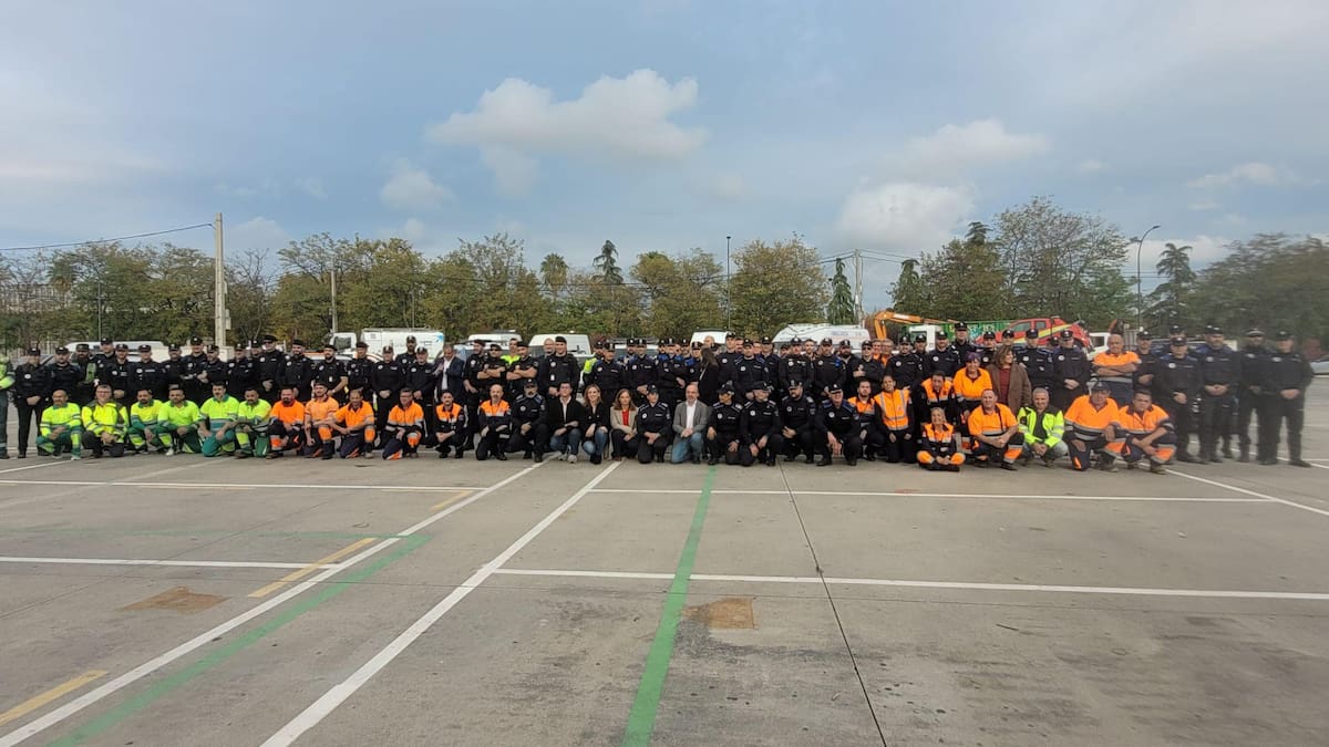 Los alcaldes y alcaldesas de Getafe (Sara Hernández), Alcorcón (Candelaria Testa), Parla (Ramón Jurado) y Ciempozuelos (Raquel Jimeno) agradecen a los trabajadores municipales que se han desplazado a los municipios afectados por la DANA