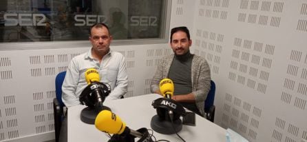 Carlos Amaro (izquierda) y Fran Hervás, en Radio Puertollano Cadena SER