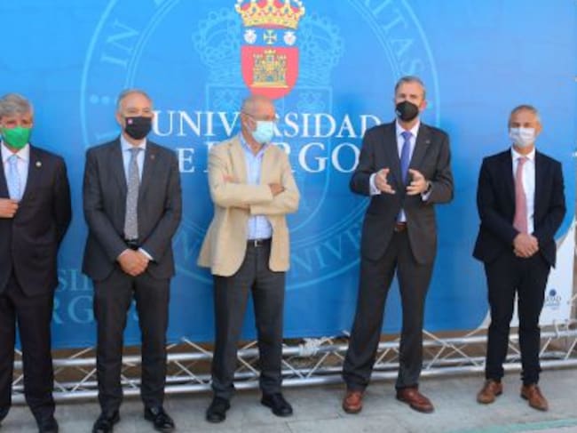 Los rectores de las 4 universidades públicas de Castilla y León con el vicepresidente de la Junta, Francisco Igea (centro)