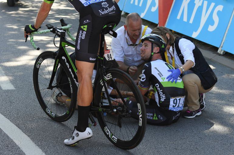 Cavendish se duele en el suelo