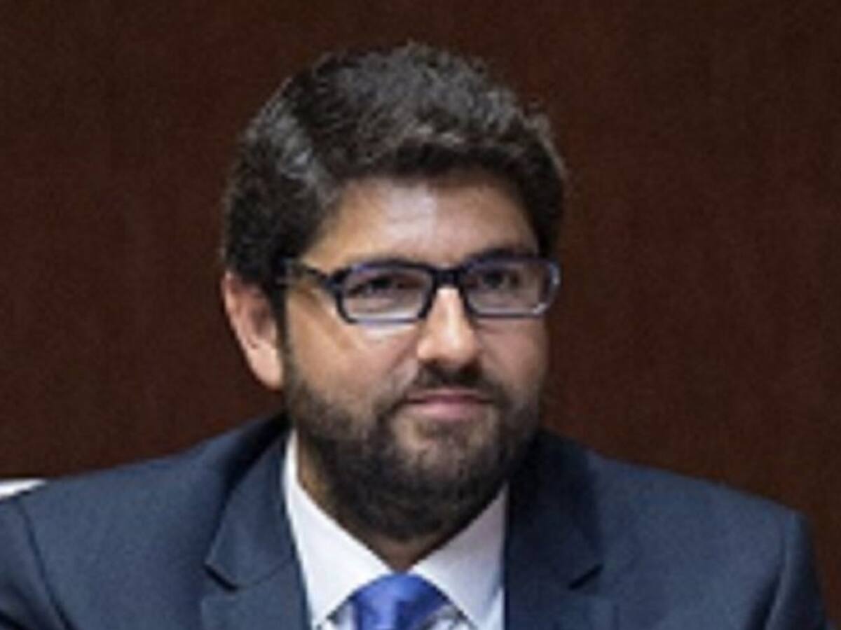 López Miras contestará sobre los bajos salarios y los presupuestos del Estado