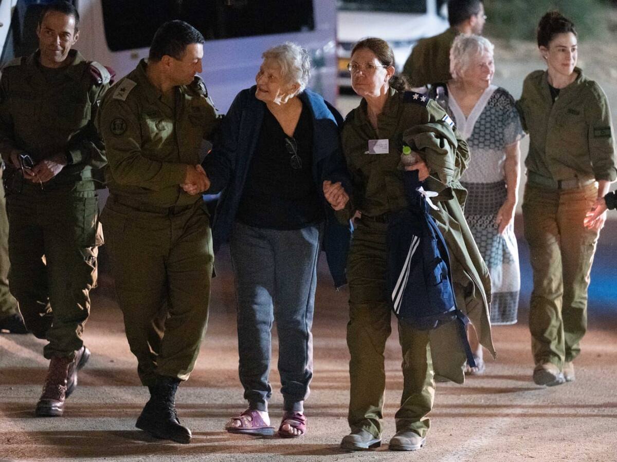 Hamás libera a otros 14 rehenes israelíes y tres extranjeros a cambio de 39 presos palestinos retenidos por Israel