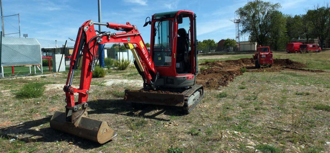 El proyecto se divide en dos partes: una pista de ‘skate’ de hormigón pulido y un circuito ‘pump track’