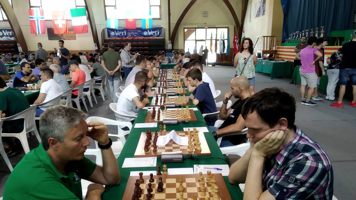 Sin sorpresas en el arranque del Open de Ajedrez