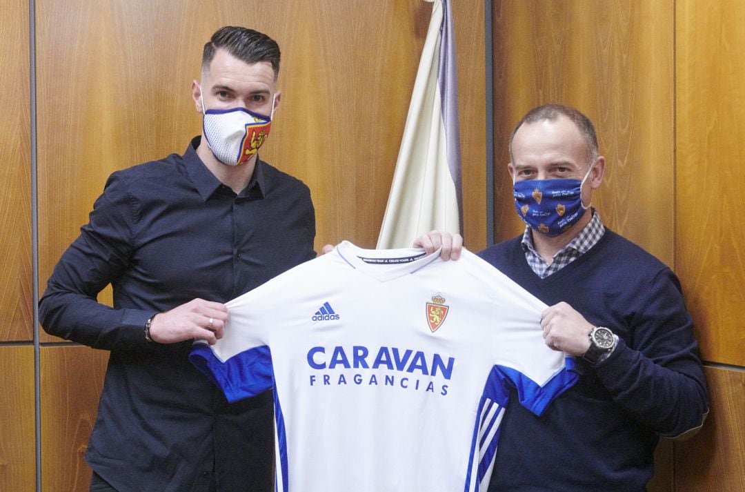 Matiheu Peybernes tras firmar como jugador del Real Zaragoza