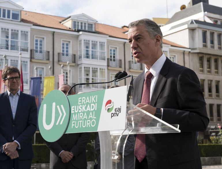 Urkullu, durante un acto electoral en Vitoria