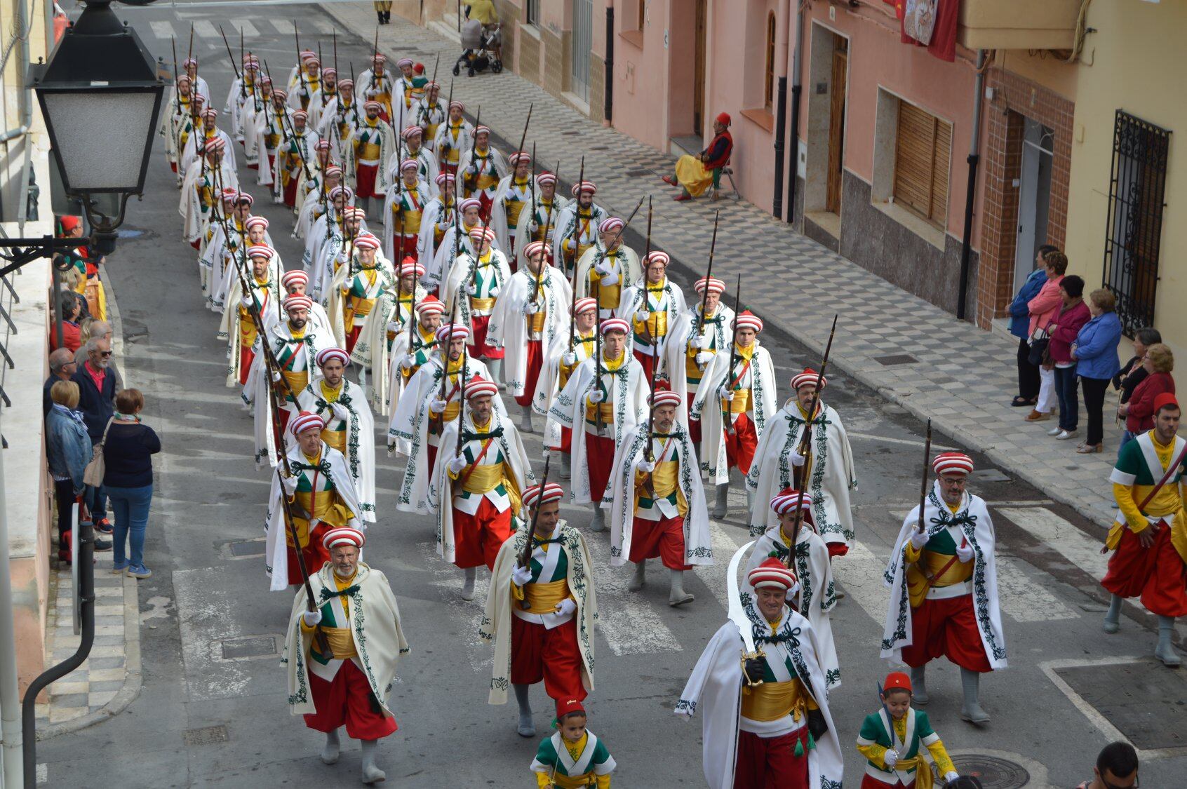 Moros Vells en desfile. Foto de 2019