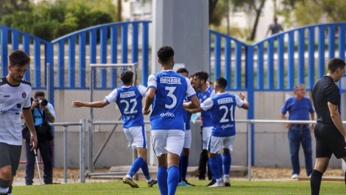 El Xerez DFC prepara con un partidillo ante el Jerez Industrial, la cita del domingo