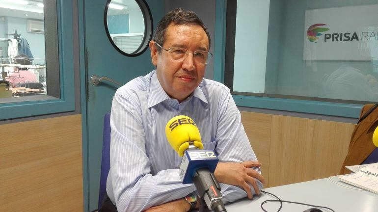 Ramon Farré, als estudis de Ràdio Lleida