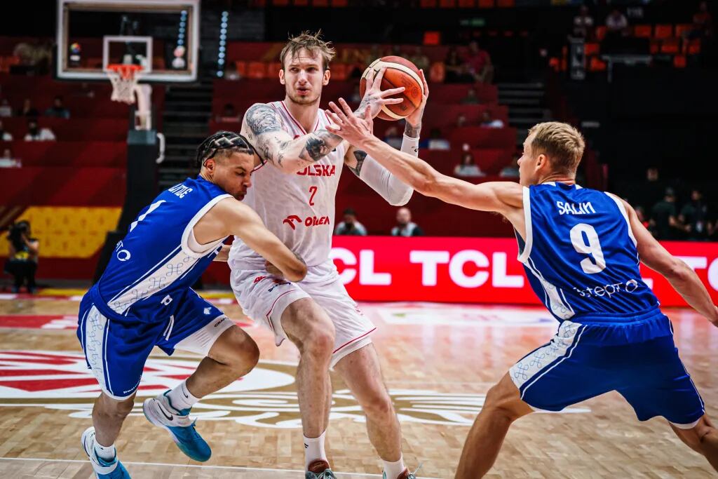 Olek Balcerowski ante Finlandia en el Preolímpico/ FIBA PHOTO