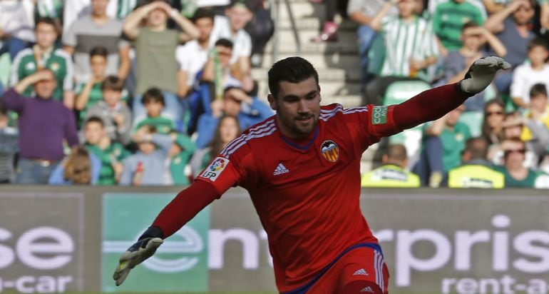 Rubén Castro marca ante el Valencia 